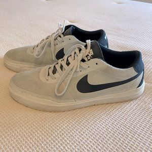Nike Bruin Hyperfeel. Mens US size 9